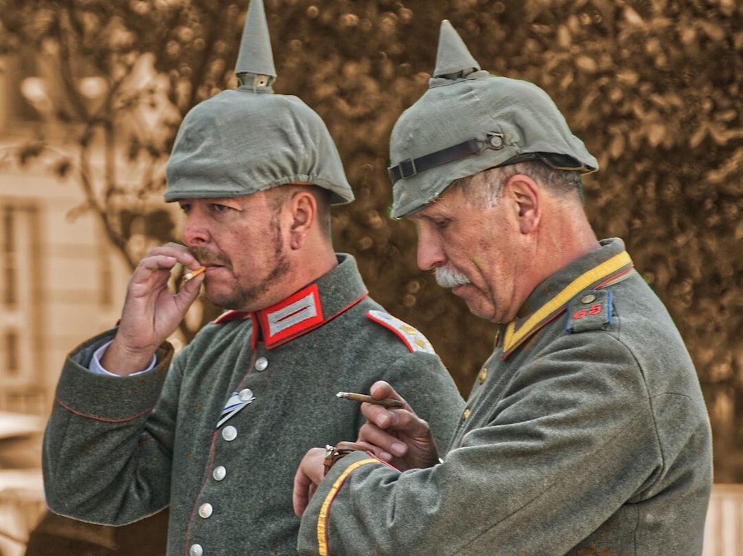 german people discussing opinions